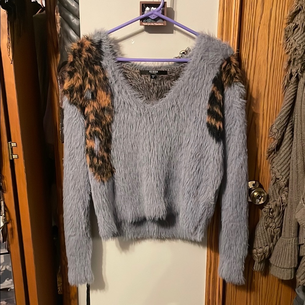 Guess fuzzy top